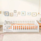 Lit au sol pour tout-petits format jumeau, Lit Montessori moderne en bois avec barrières de sécurité et porte pour chambre d'enfant